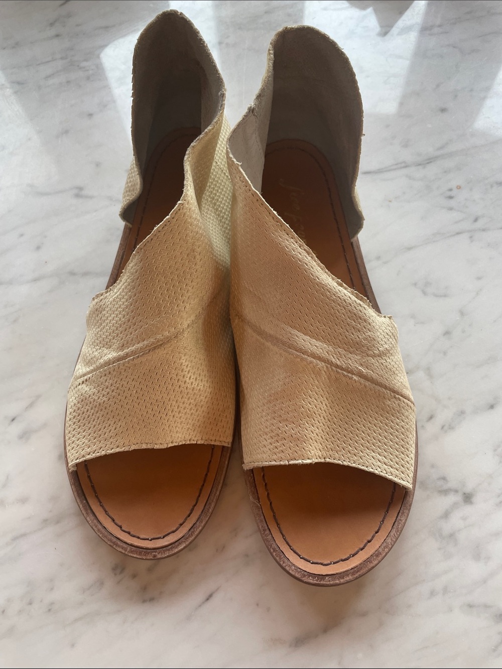 Free People Cream Slip-On Open Toe all Leather Sandals
